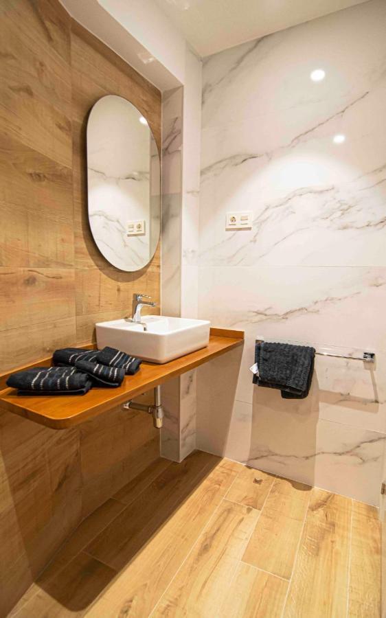 Apartamentos Leonor Málaga Kültér fotó
